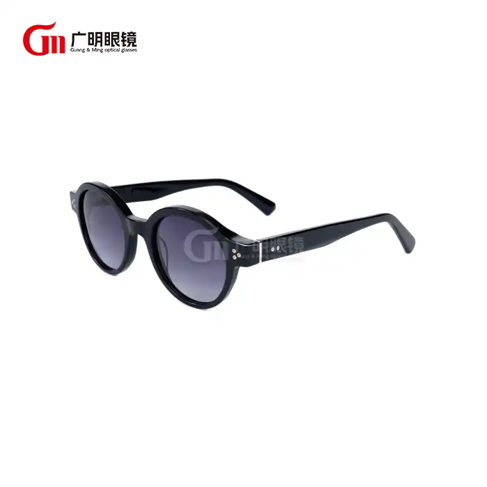 What Face Shapes Suit Oval Round Retro Sunglasses the Best?